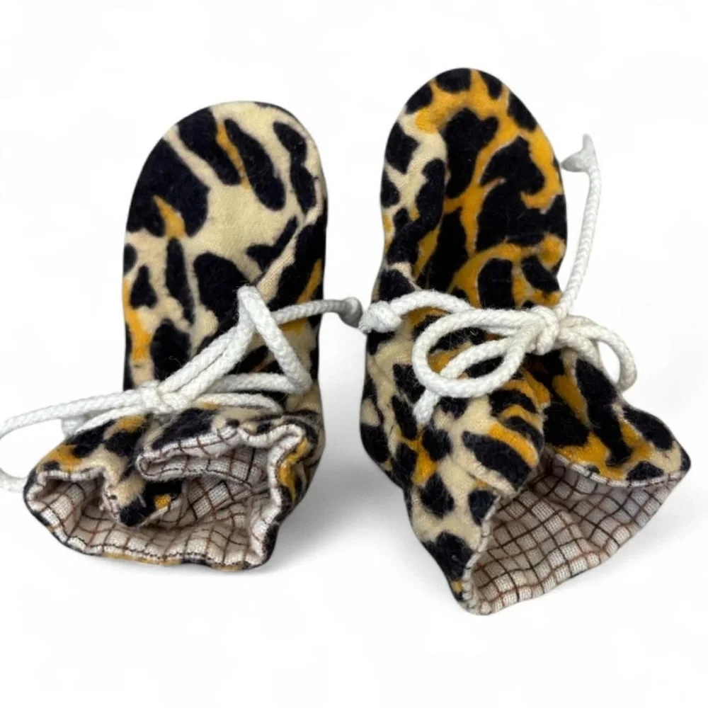 Vintage Leopard/Cheetah Print Baby Booties w/ White Laces Size Newborn